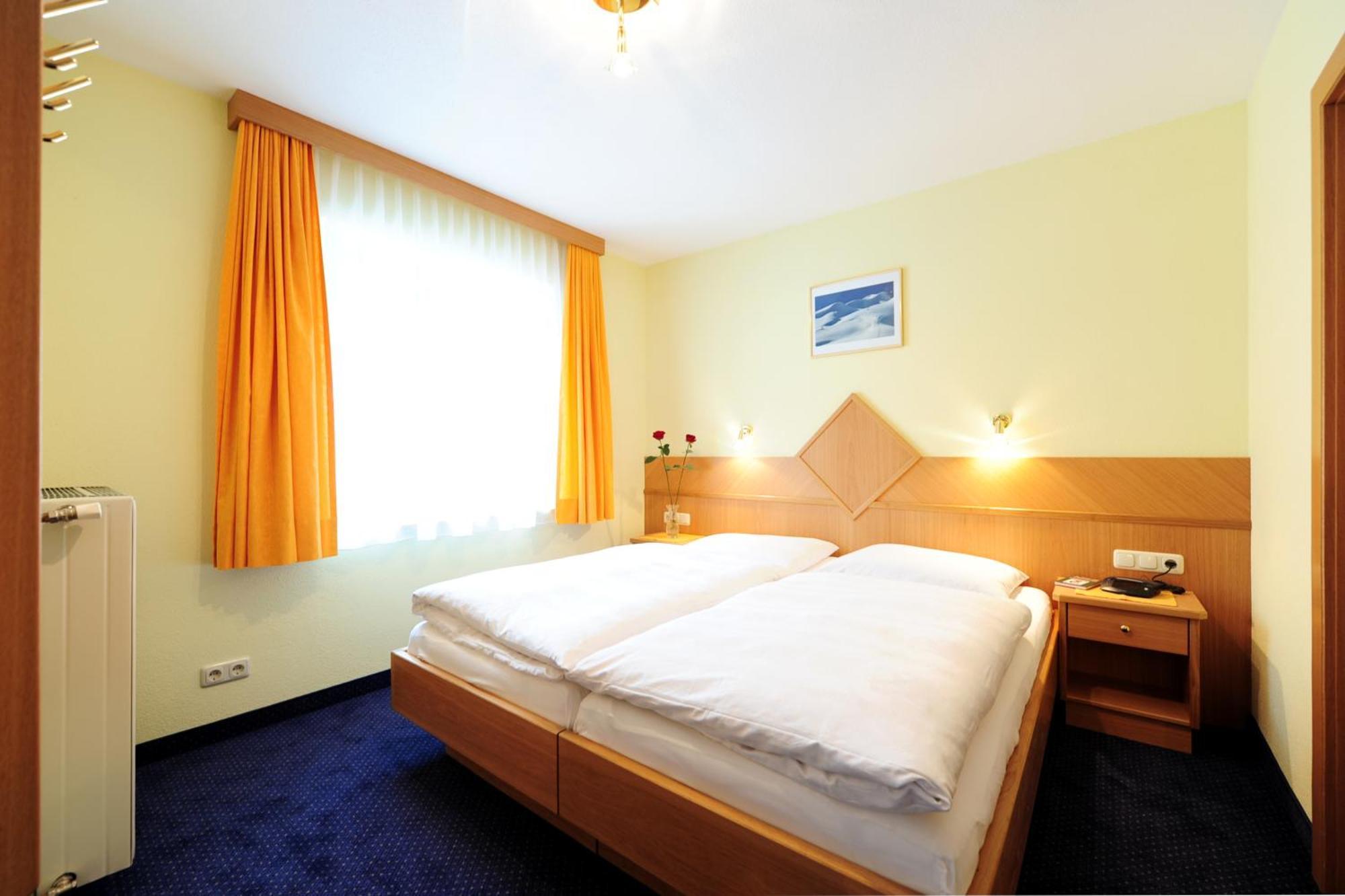Haus Enzian Bed & Breakfast St. Anton am Arlberg Exterior foto