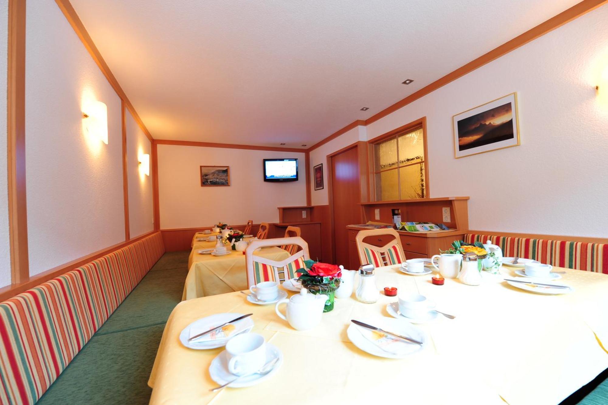 Haus Enzian Bed & Breakfast St. Anton am Arlberg Exterior foto
