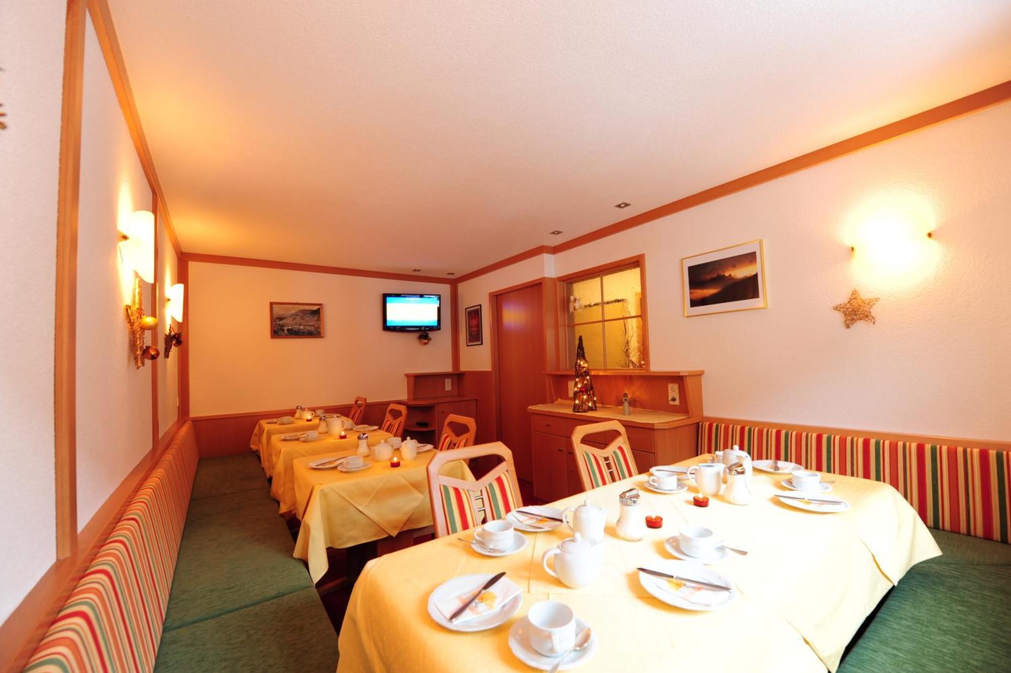 Haus Enzian Bed & Breakfast St. Anton am Arlberg Exterior foto