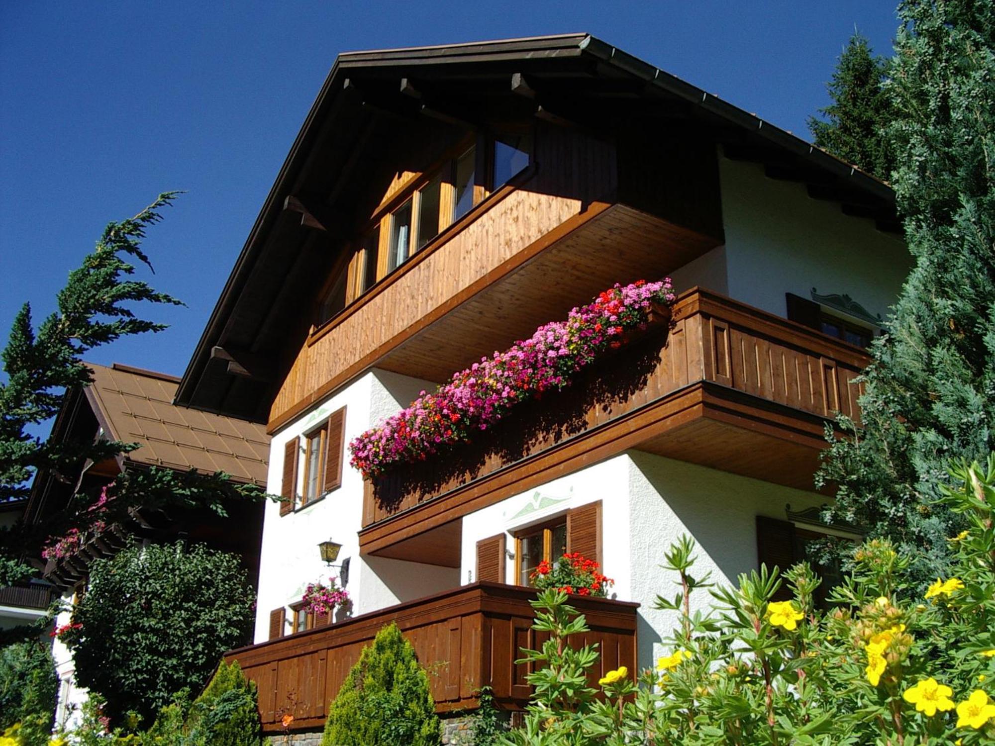 Haus Enzian Bed & Breakfast St. Anton am Arlberg Exterior foto